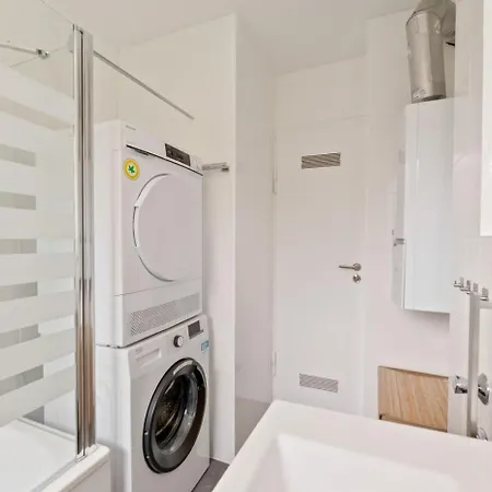 Westside Flat - 5min To Downtown Апартаменты *